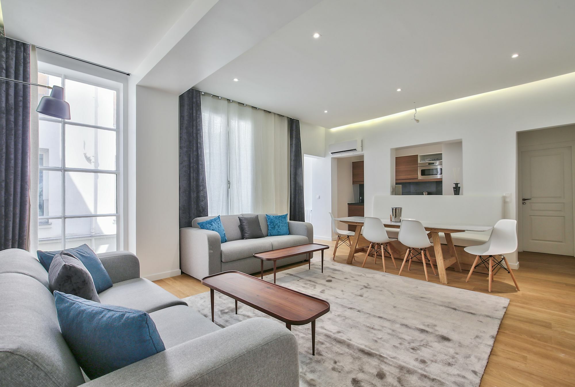 69 - Authentic Parisian Appartement